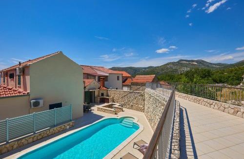 Banici Villa | Hedera Estate, Villa Hedera IX