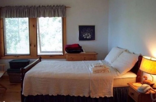 Lyndhurst Cottage | Hedgehog Island Cottage Rental - The Cookhouse.