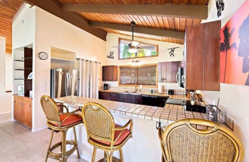 Keauhou House | Heeia Bay Paradise Spacious 3 BDR Steps to Beach