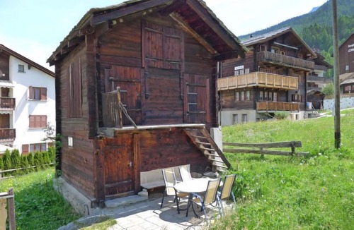 Graechen Apartment | Heiderösli by Interhome