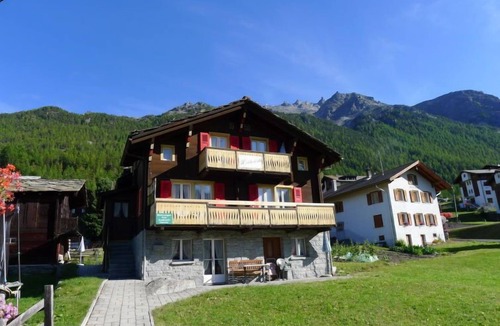 Graechen Apartment | Heiderösli by Interhome