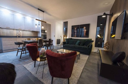 3rd Arrondissement Apartment | Heidi, 2BR/2BA, 6 people