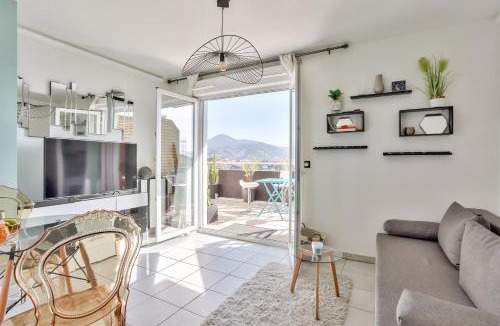 Saint Pierre de Feric Apartment | Heidi Braesch Apartment