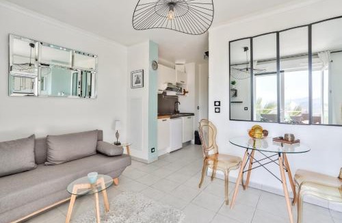 Saint Pierre de Feric Apartment | Heidi Braesch Apartment