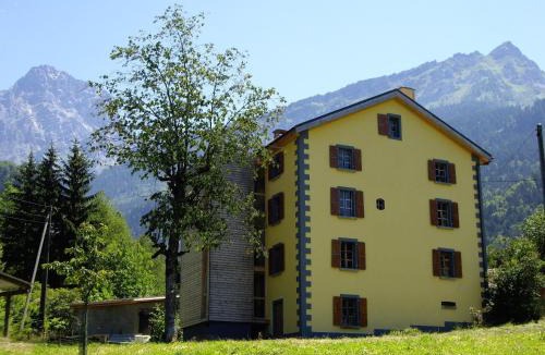 Frenieres-sur-Bex House | Heidi's Guesthouse