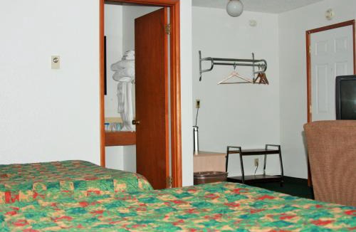 Ilwaco Hotel | Heidi's Inn