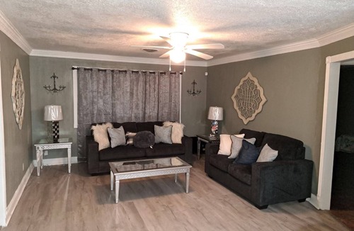 Blytheville House | Heidi’s Hide-Out LLC Airbnb