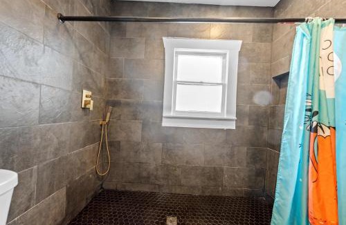 Houston Heights House | Heights Charm Cozy & Group Stay - Sleeps10