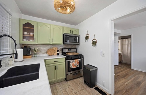 Peoria Heights House | Heights Haus nCharming 3BR, 2.5BA home in Peoria Heights.