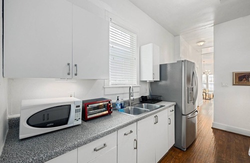 Houston Heights House | Heights Home Nr DT + Washington | Desk Yard BBQ