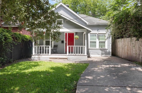 Houston Heights House | Heights Home Nr DT + Washington | Desk Yard BBQ