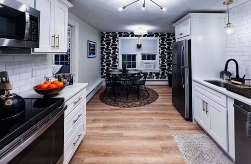 Salem House | Heights House - 93 Walkscore~Halloween~Grill