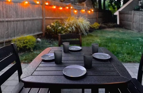 Salem House | Heights House - 93 Walkscore~Halloween~Grill