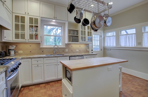 Houston Heights House | Heights VRBO since 2016. Five stars. New GREEN exterior paint color April 2026