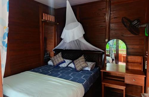 Sulawesi House | Heiner Beach Homestay