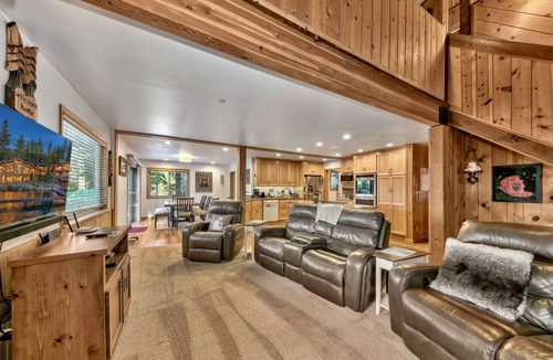 Pioneer Trail House | Hekpa Luxury 4BR/3BA-Sauna-, Pool Table