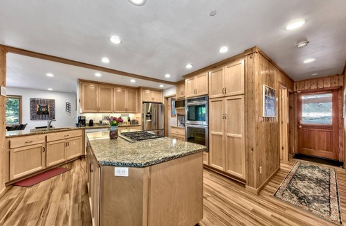 Pioneer Trail House | Hekpa Luxury 4BR/3BA-Sauna-, Pool Table