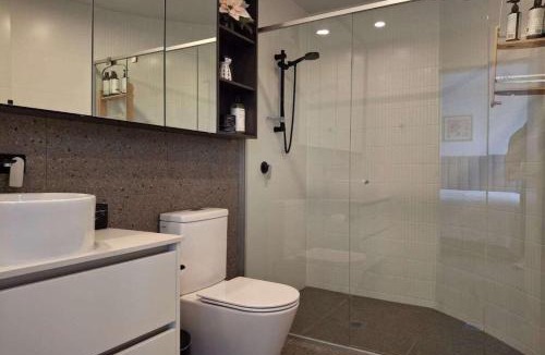 Gladstone Park Apartment | Helen's Private Hotel