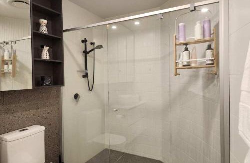 Gladstone Park Apartment | Helen's Private Hotel