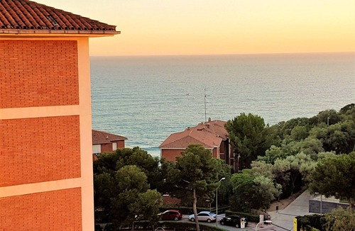 Montgat Apartment | Helena Seaview & Beach-apartment, balcony, AC, SAT-TV, high speed wifi
