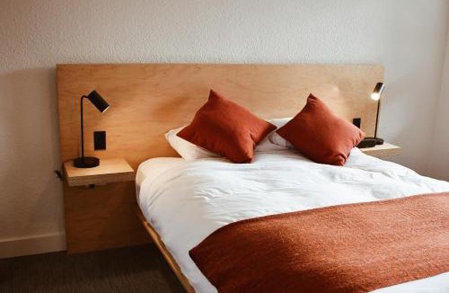 Columbia Hotel | Heliotrope Hotel