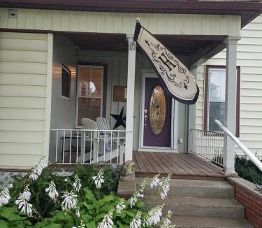 Ruthven Bed & Breakfast | Hellemsfield Inn & bed and breakfast