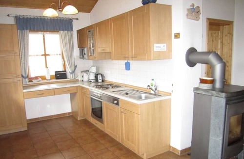 Schonthal Apartment | Helles Ferienhaus mit Kinderzimmer mit Hochbett und eigener Terrasse