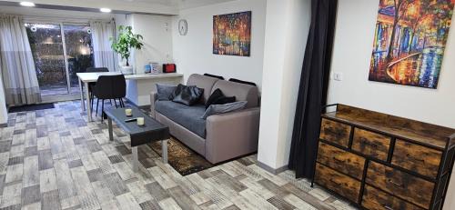Paroisse Saint-Augustin-de-Chaux Apartment | hello dole