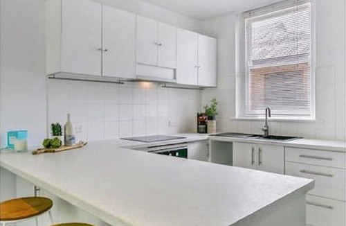 Henley Beach Apartment | Hello Henley Beach - Beachside apartment