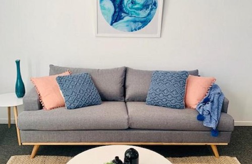 Henley Beach Apartment | Hello Henley Beach - Beachside apartment