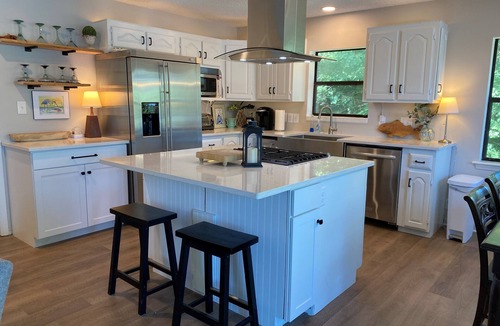 Ashville House | Hello Lake Escape !