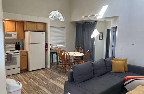 Mountain View District House | Hello Mellow Yellow - 2 King Bed, Dog Friendly, Walkable!