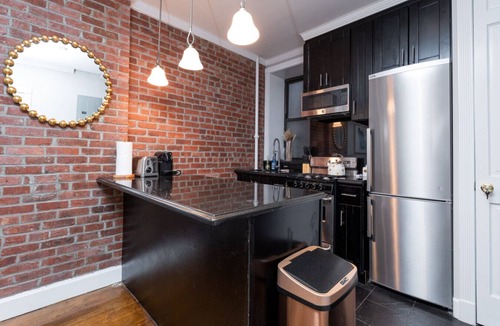 Midtown West Apartment | Hells Kitchen 2 Bedroom Retreat