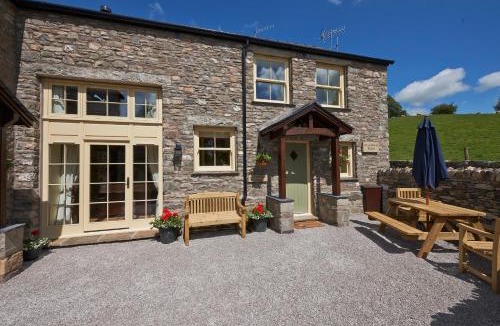 Kendal House | Helm Mount Lodge & Cottages