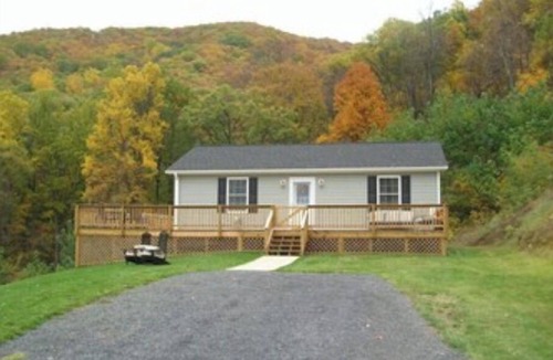 Stanley Cabin | Helms Mountain Getaway with Hi Speed Internet
