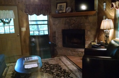 Blairsville Cabin | Helton Falls Lodge-butterfly Haven