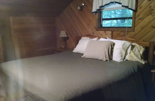 Blairsville Cabin | Helton Falls Lodge-butterfly Haven