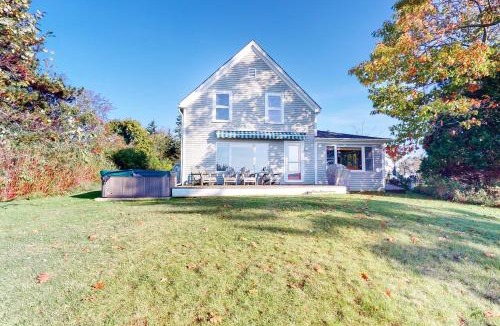 Port Clyde House | Heluvaspot