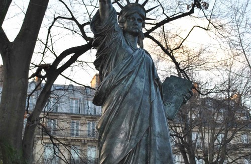 6th Arrondissement Apartment | Hemingway's Hood between Luxembourg Gardens and Montparnasse