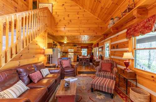 Boone Cabin | Hemlock Hideaway - Between Boone and Blowing Rock, Fire pit, Hot Tub, Tranquil Community