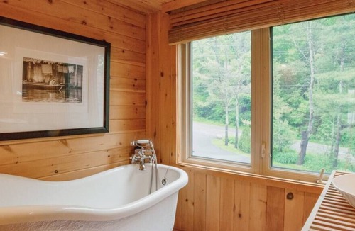 Parry Sound Cottage | Hemlock Hideaway Waterfront, Games Room, Hot Tub