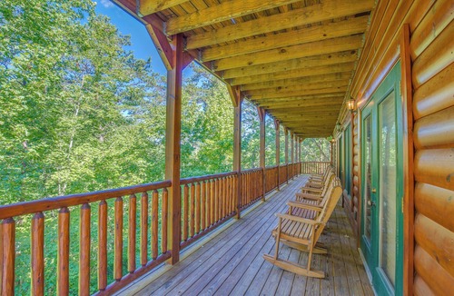 Hemlock Hills Cabin | Hemlock Inn by Jackson Mountain Rentals