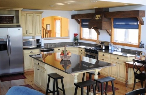 Reading House | Hemlock Lake House