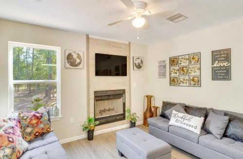 Geneva Apartment | Hemphill Vacation Rental w/Pool, Walk to Lake!