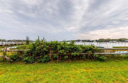 Pocasset House | Hen Cove Cottage