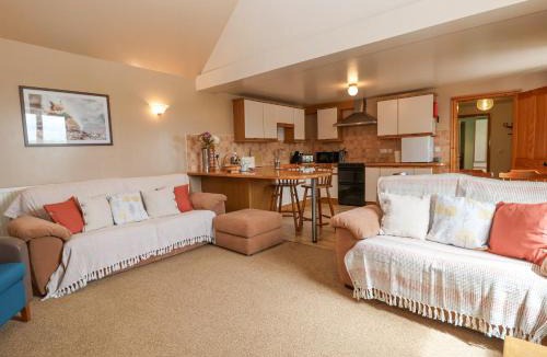 Rhyd-y-foel House | Henblas Cottage