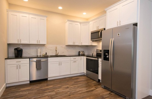 Balfour House | Hendersonville Duplex Sleeps 8 Free Tix