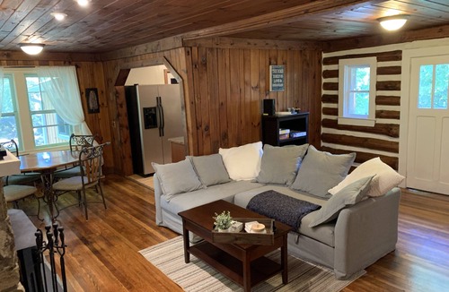 Valley Hill Cabin | HENDO HIDEAWAY