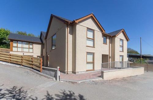 Dulas House | Hendy - Tyddyn Mon