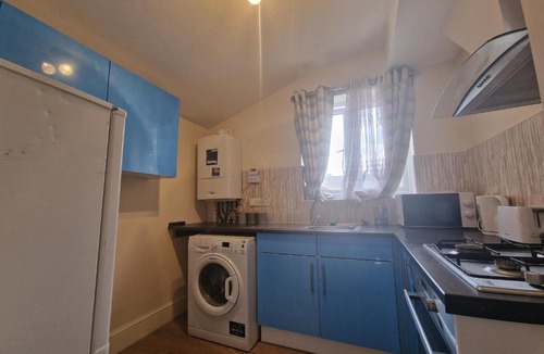 Loxford Apartment | Henley Road Upstairs Flat